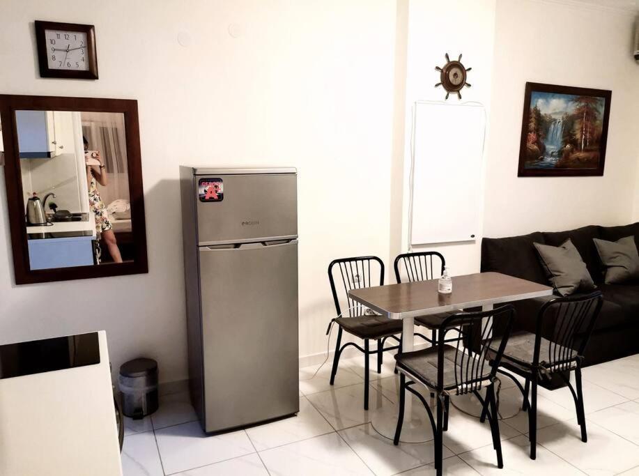 Apartment With 3 Rooms Just 1 Min From The Beach And Free Public Parking Peraía Eksteriør billede