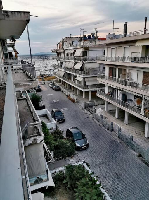 Apartment With 3 Rooms Just 1 Min From The Beach And Free Public Parking Peraía Eksteriør billede