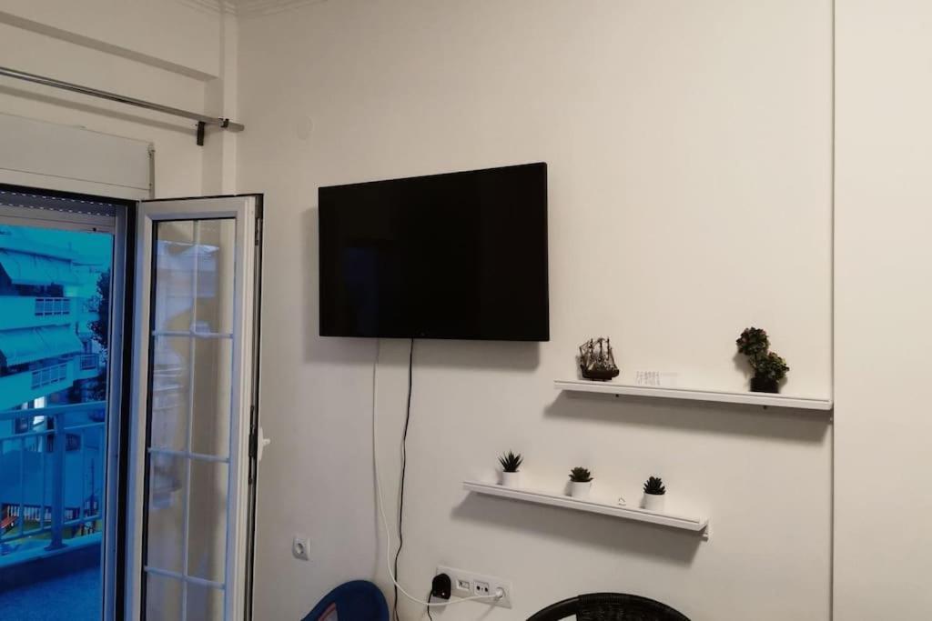 Apartment With 3 Rooms Just 1 Min From The Beach And Free Public Parking Peraía Eksteriør billede