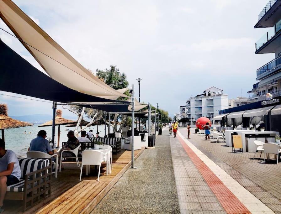 Apartment With 3 Rooms Just 1 Min From The Beach And Free Public Parking Peraía Eksteriør billede