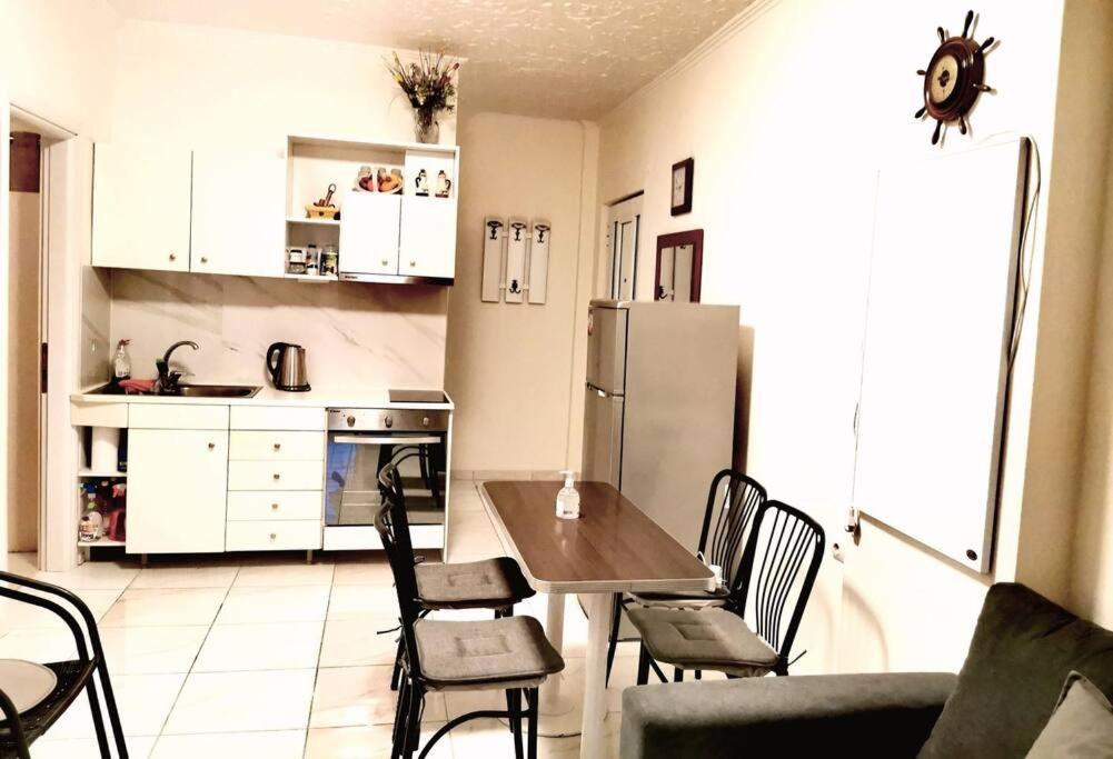 Apartment With 3 Rooms Just 1 Min From The Beach And Free Public Parking Peraía Eksteriør billede