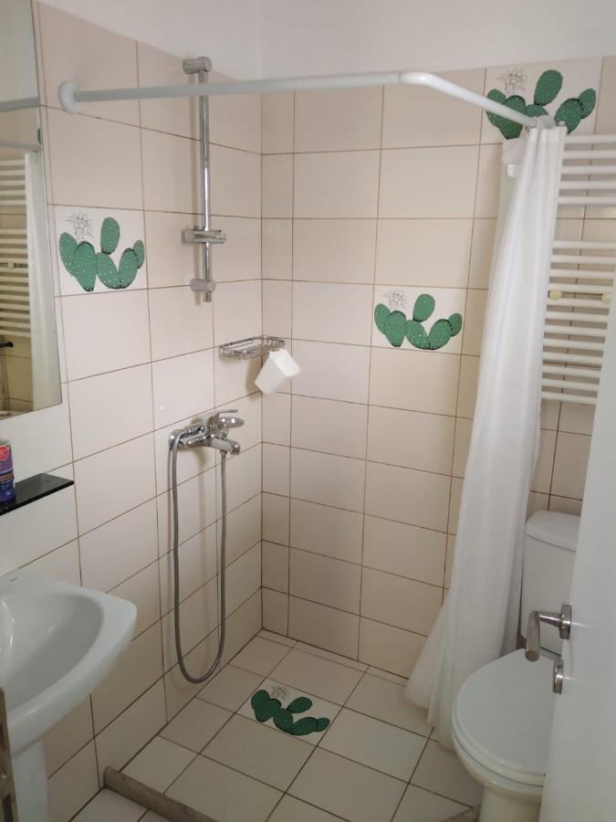 Apartment With 3 Rooms Just 1 Min From The Beach And Free Public Parking Peraía Eksteriør billede